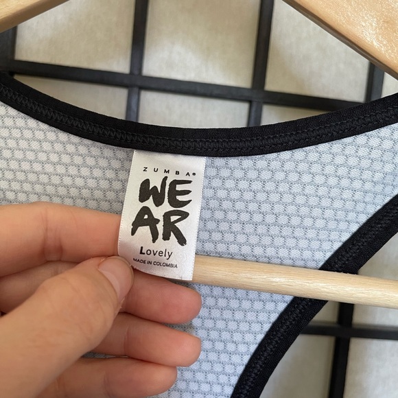 Zumba Ombré Bubble style Tank Top, size Large - Picture 4 of 4